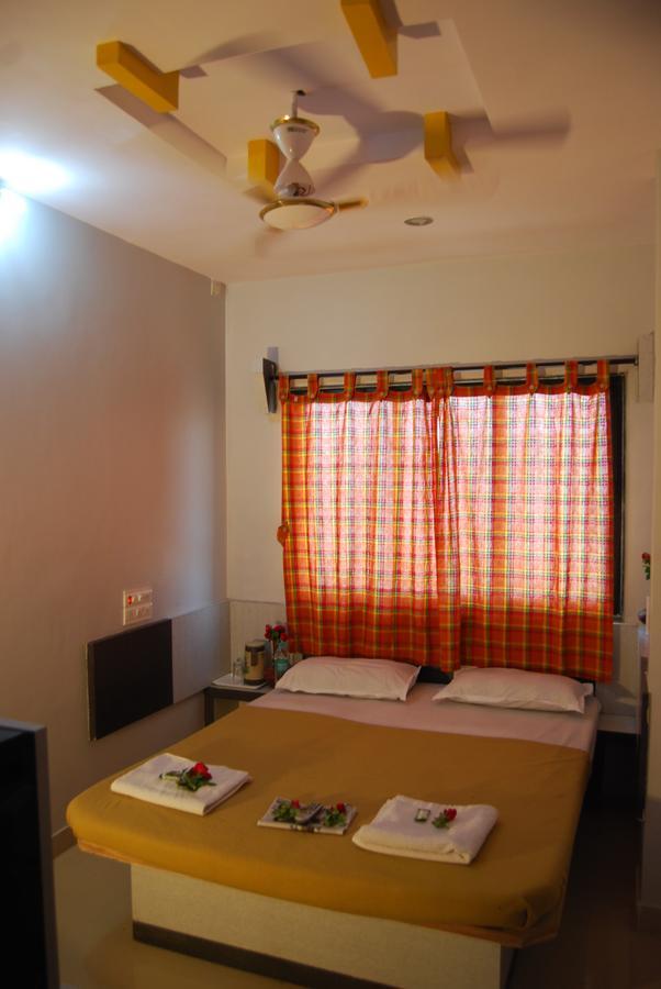 Hotel Utsav Sirdi Kültér fotó