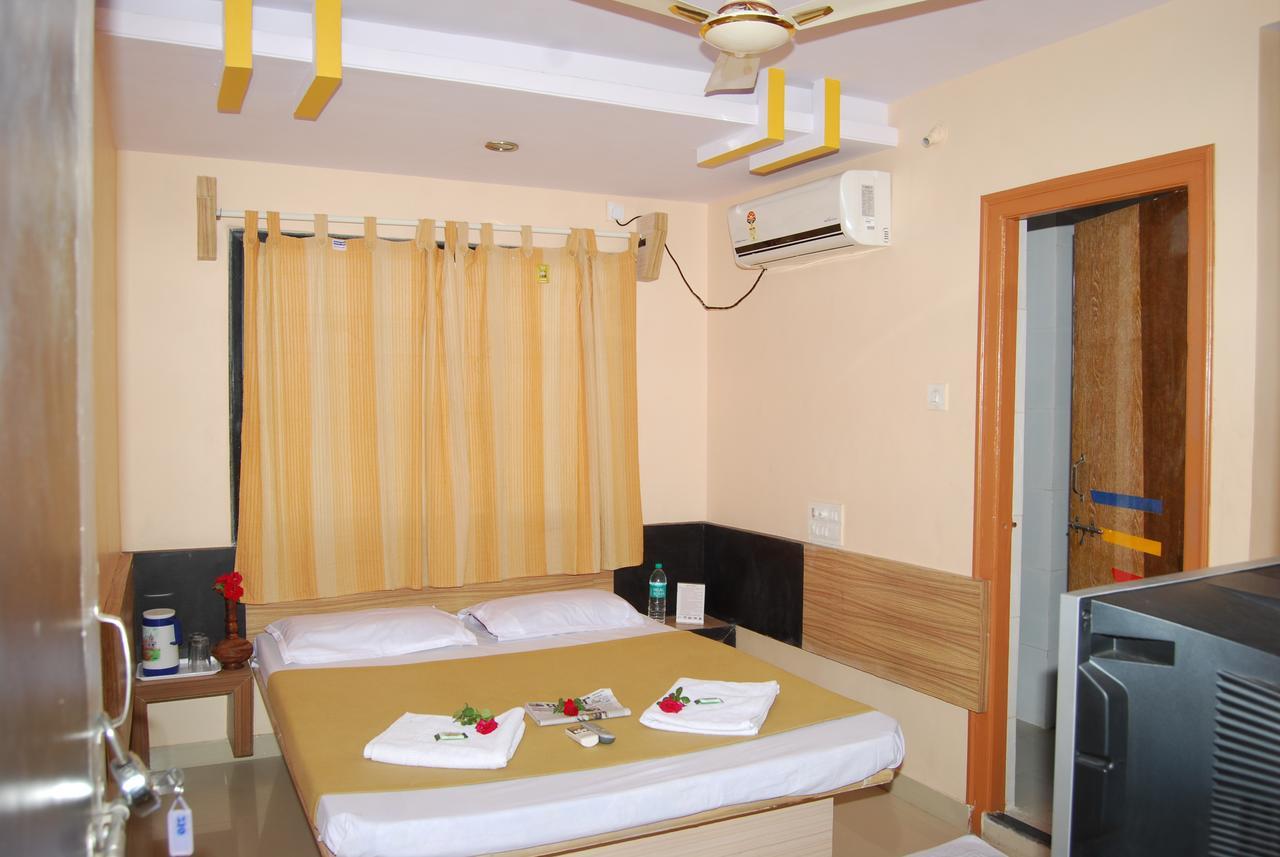 Hotel Utsav Sirdi Kültér fotó