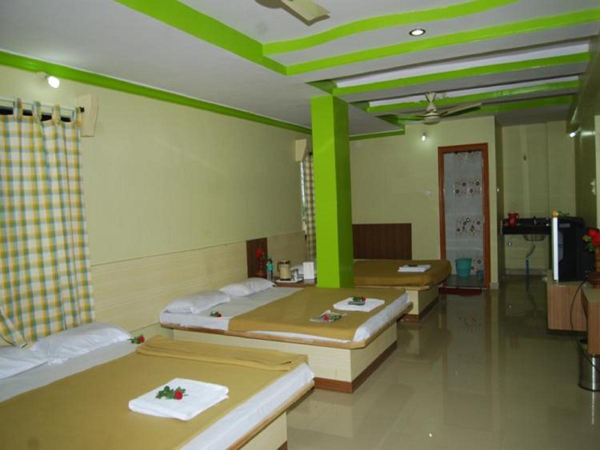 Hotel Utsav Sirdi Kültér fotó