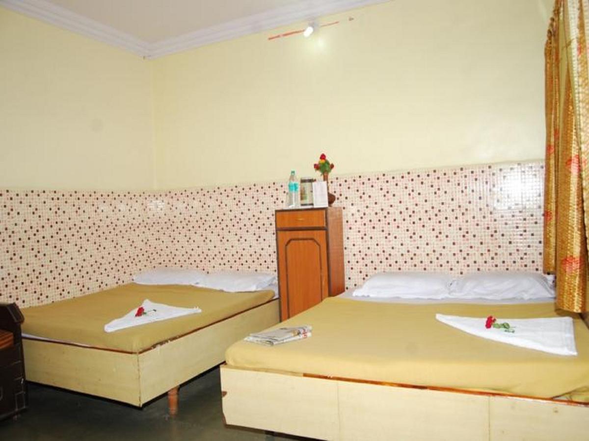 Hotel Utsav Sirdi Kültér fotó